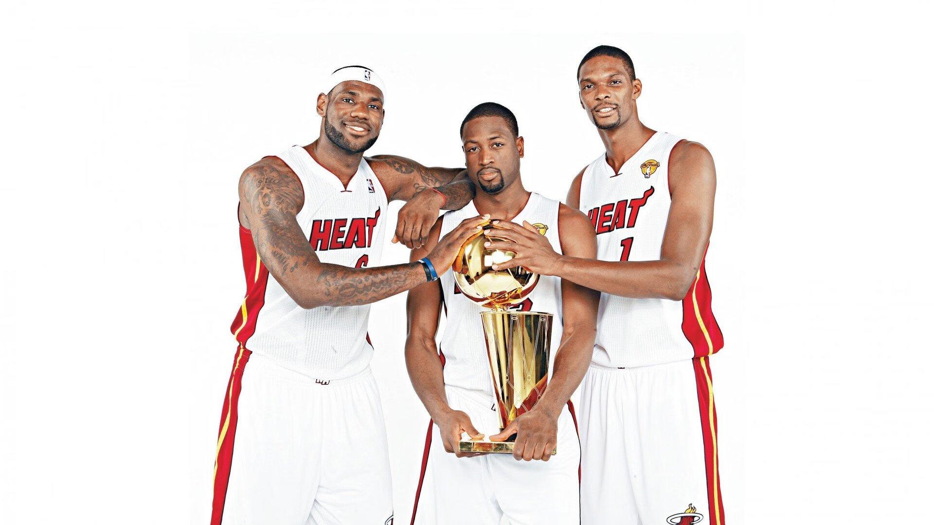 23岁新星打破尘封15年世界纪录,田径史上再添传奇